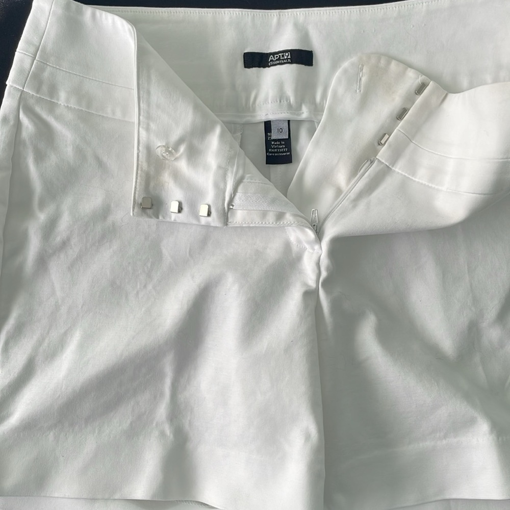 Women’s white shorts - Apt. 9 - Picture 3 of 7